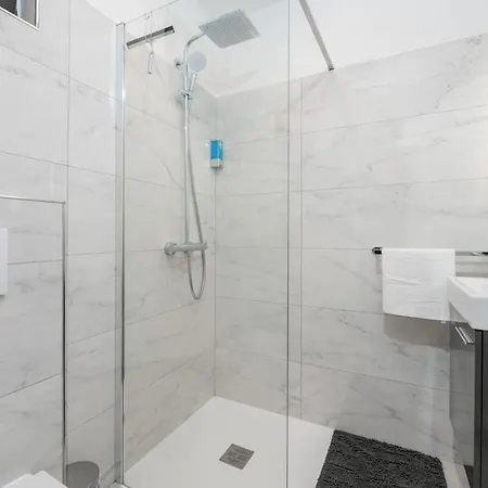 Luxury Seaview By Interhome شقة *